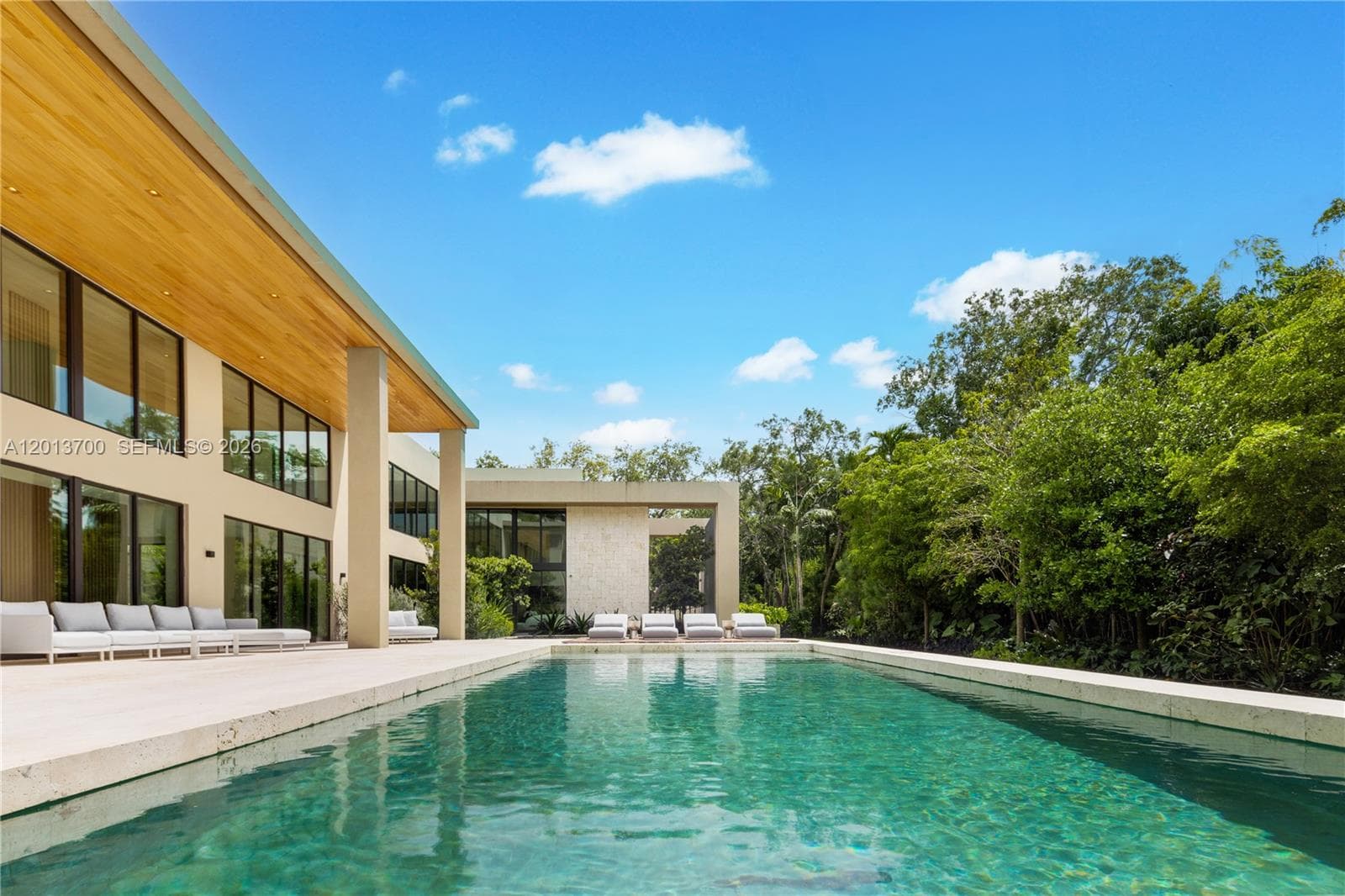 6701 SW 101st St, Pinecrest FL 33156 — 23