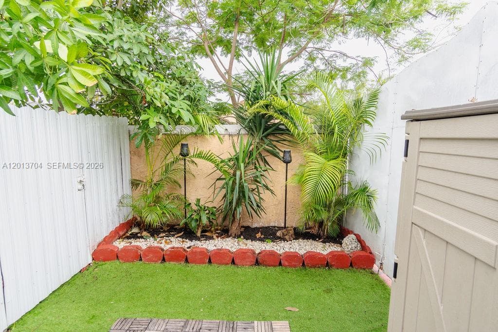 7411 W 33rd Ave, Hialeah FL 33018 — 72
