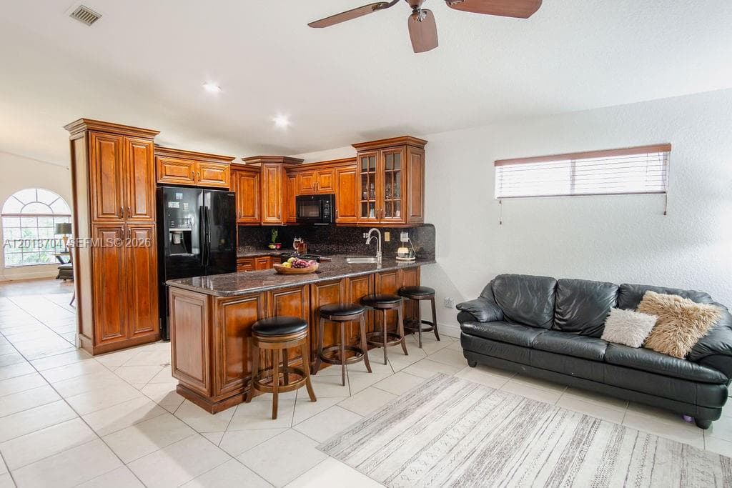 7411 W 33rd Ave, Hialeah FL 33018 — 42