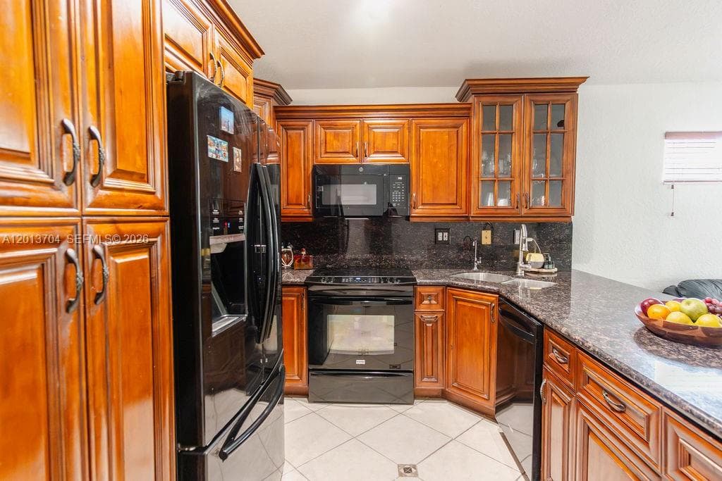 7411 W 33rd Ave, Hialeah FL 33018 — 47