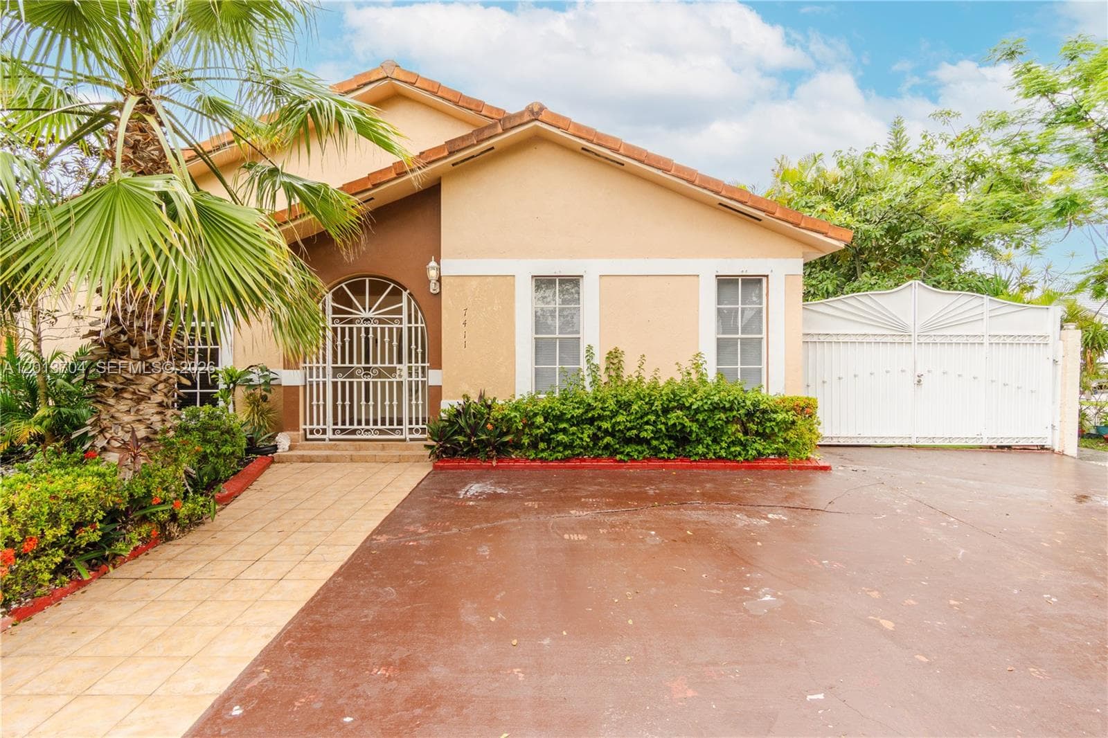 7411 W 33rd Ave, Hialeah FL 33018 — 3