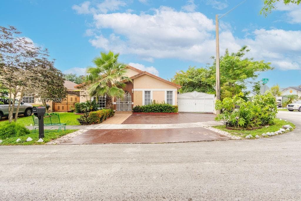 7411 W 33rd Ave, Hialeah FL 33018 — 75