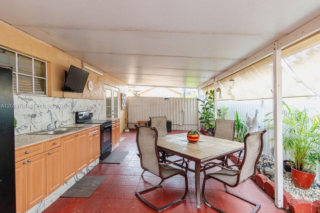 7411 W 33rd Ave, Hialeah FL 33018 — 20