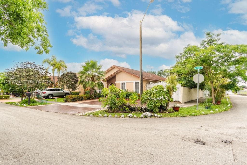 7411 W 33rd Ave, Hialeah FL 33018 — 79