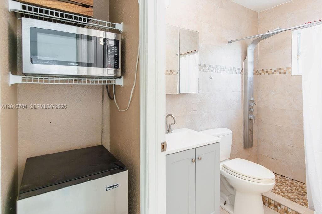 7411 W 33rd Ave, Hialeah FL 33018 — 65