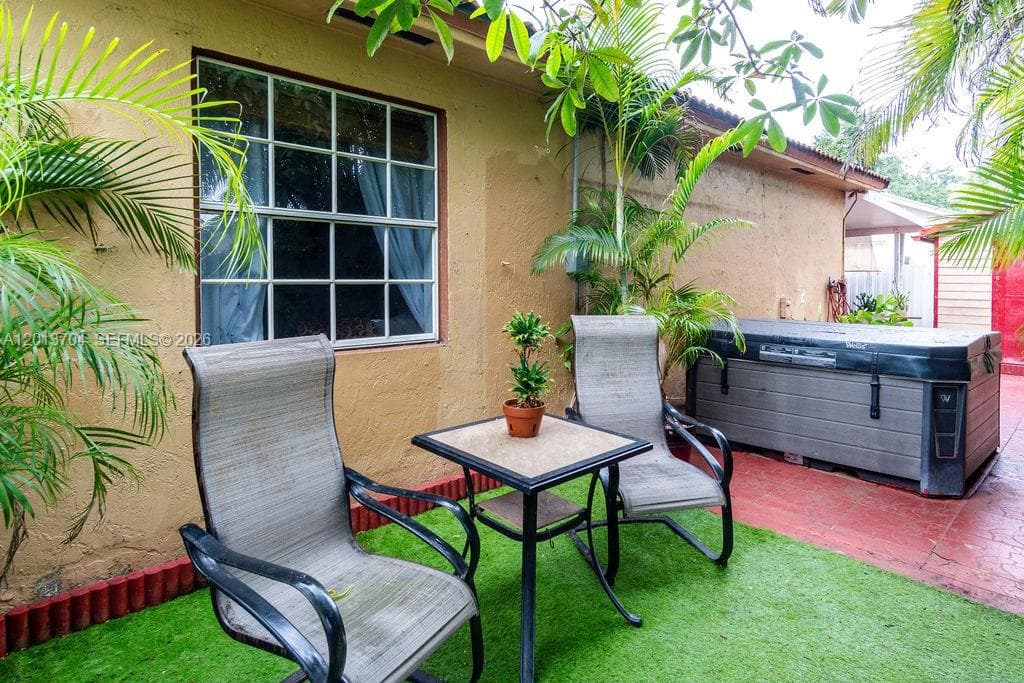7411 W 33rd Ave, Hialeah FL 33018 — 10