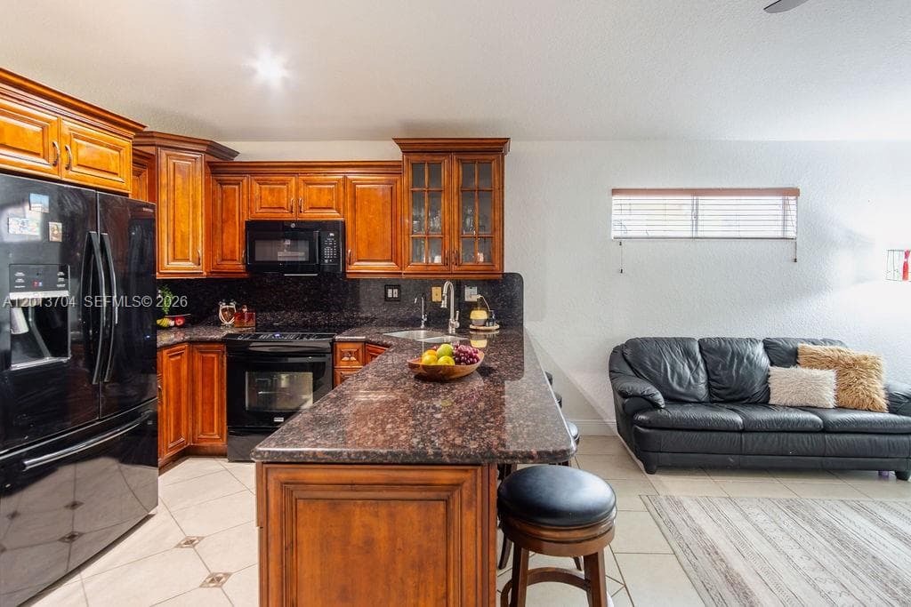 7411 W 33rd Ave, Hialeah FL 33018 — 41