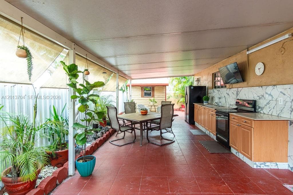 7411 W 33rd Ave, Hialeah FL 33018 — 15