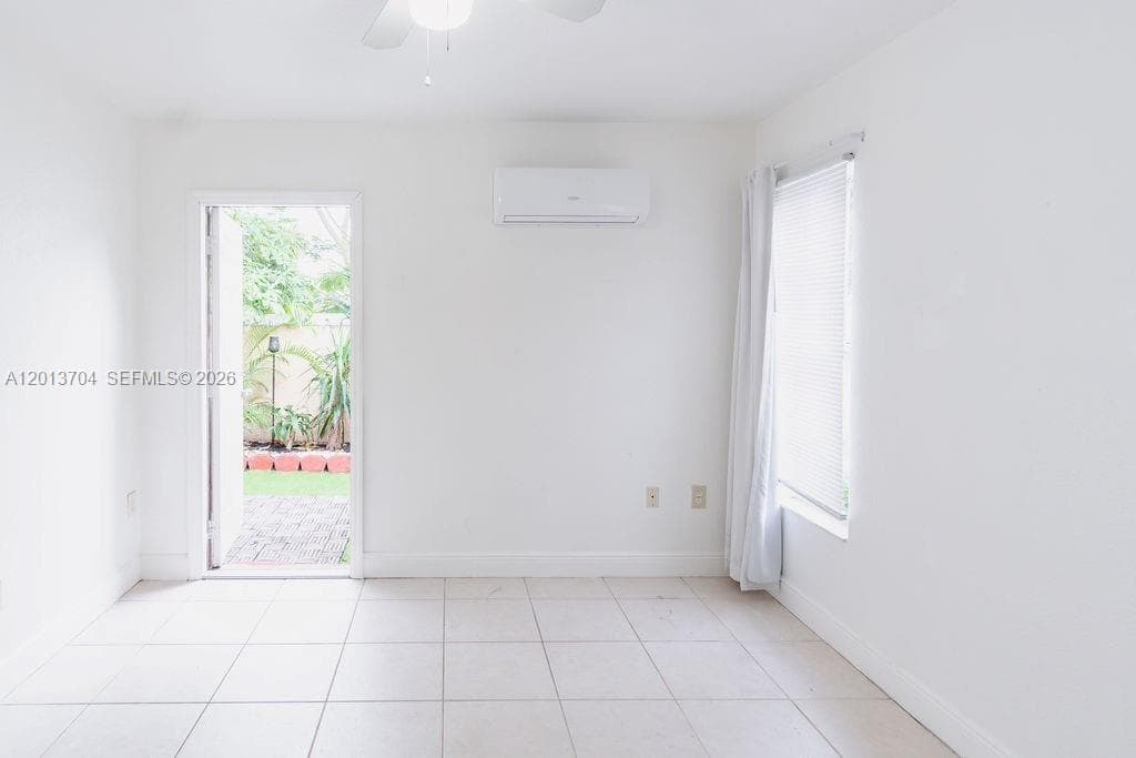 7411 W 33rd Ave, Hialeah FL 33018 — 64