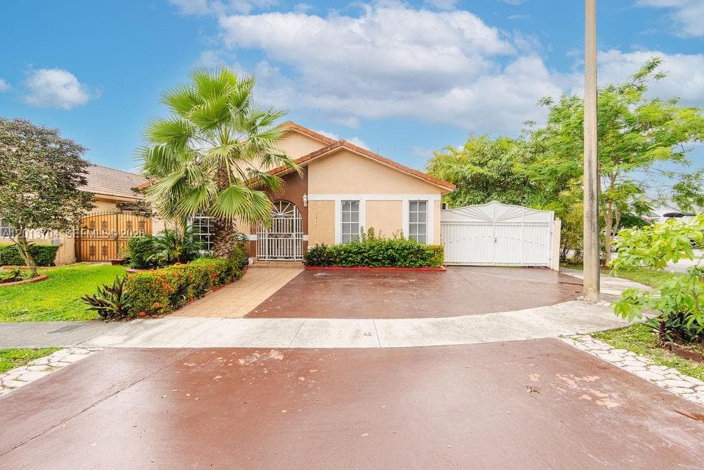 7411 W 33rd Ave, Hialeah FL 33018 — 74