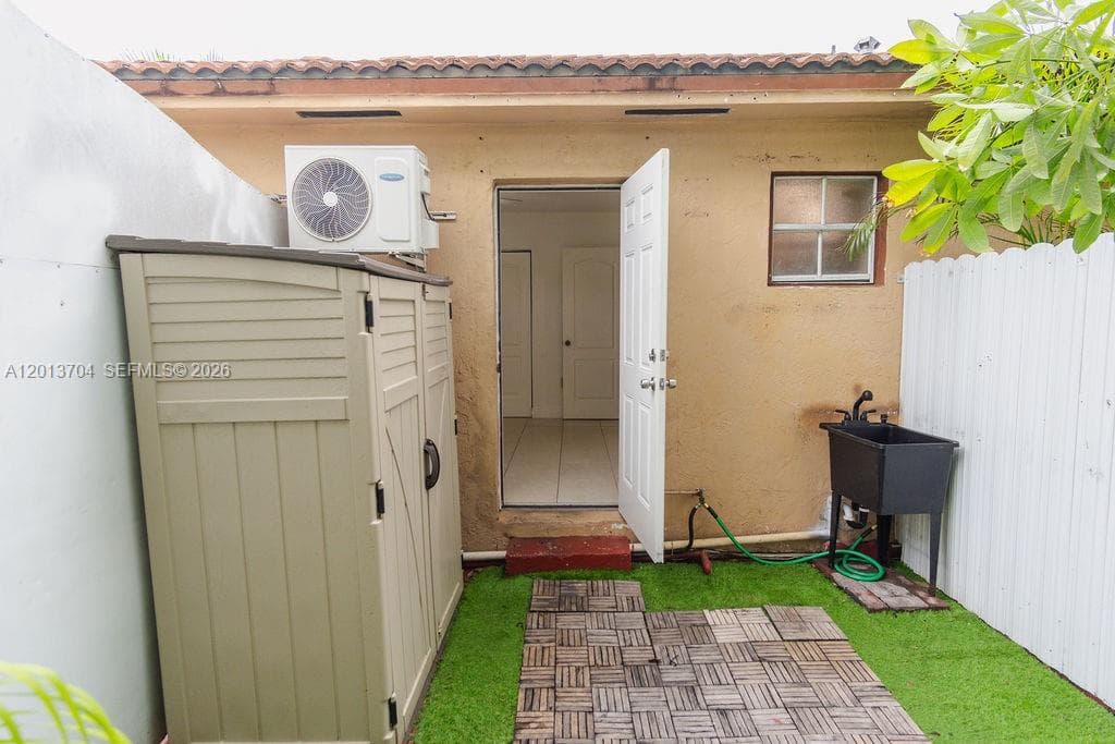 7411 W 33rd Ave, Hialeah FL 33018 — 70
