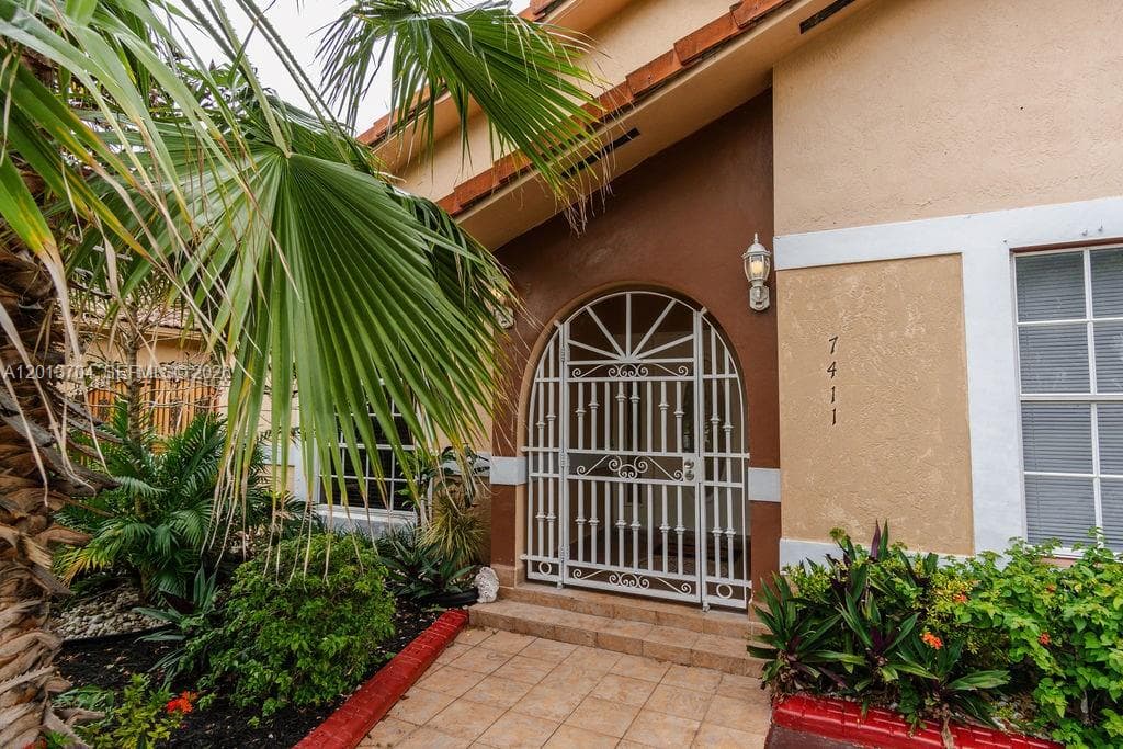 7411 W 33rd Ave, Hialeah FL 33018 — 78
