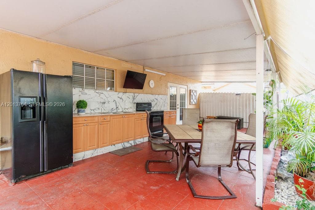 7411 W 33rd Ave, Hialeah FL 33018 — 21
