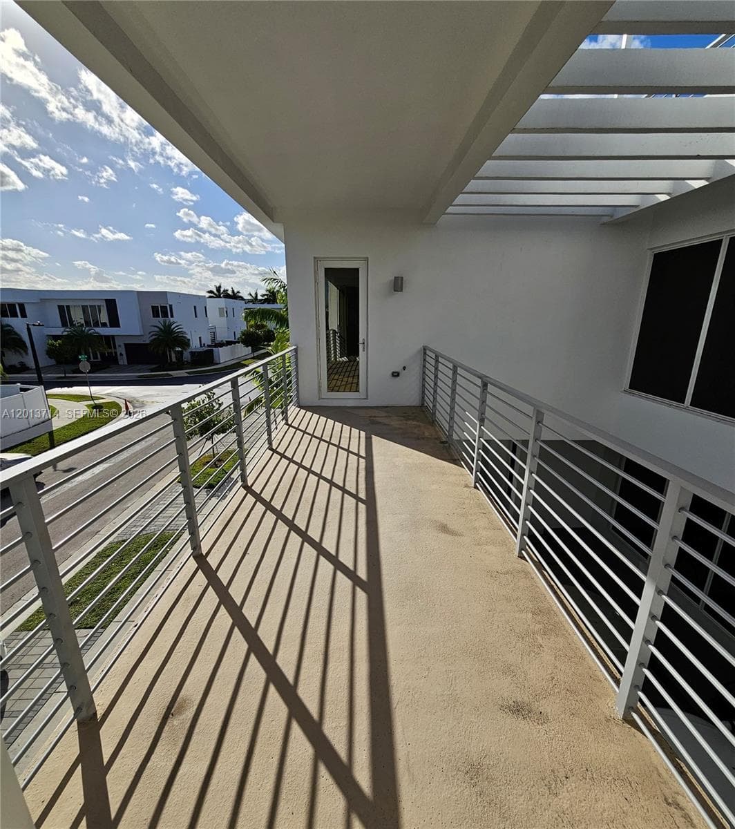 10289 NW 75th Ter # 10289, Doral FL 33178 — 35