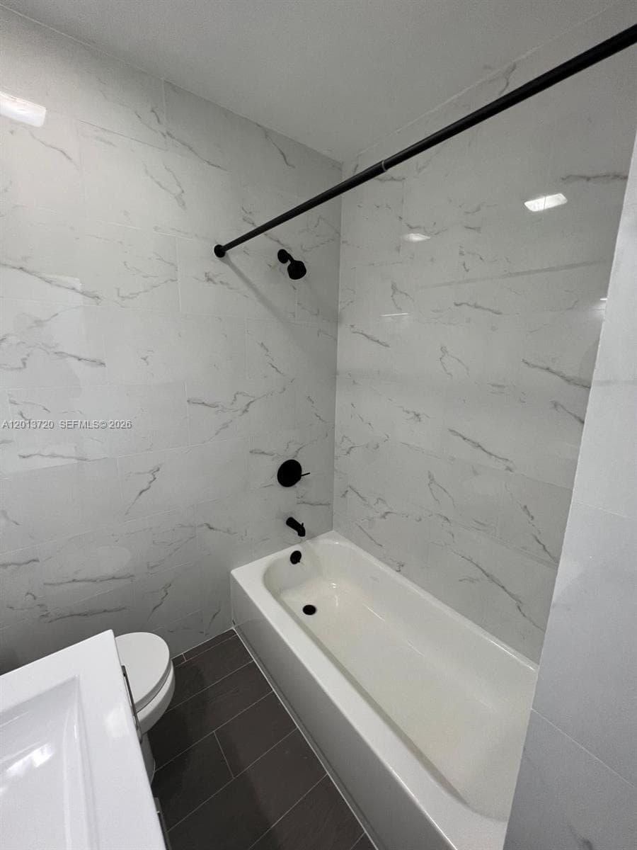 2640 NE 215th St # 2640, Miami FL 33180 — 2