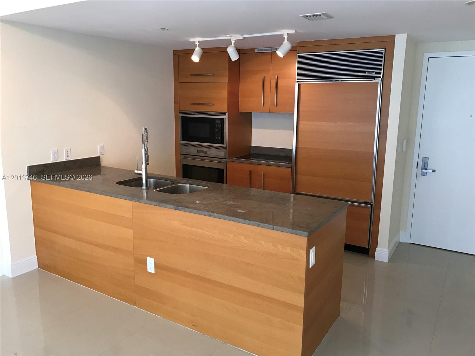 475 Brickell Ave # 2411, Miami FL 33131 — 2