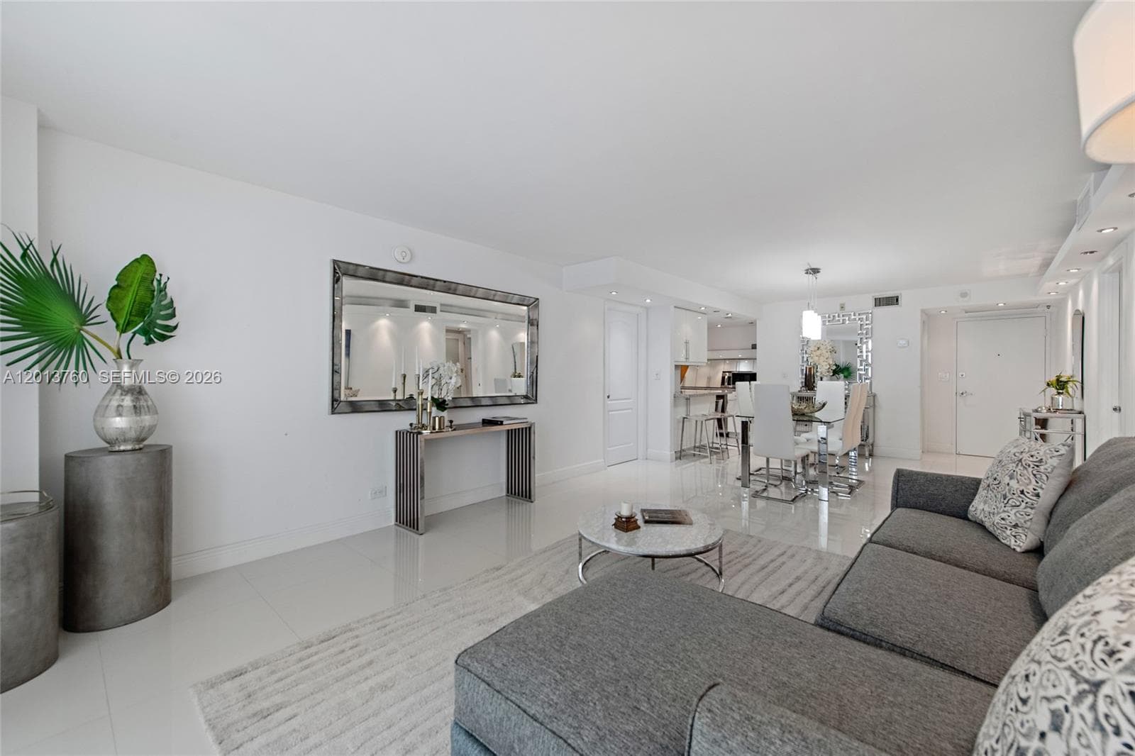 6039 Collins Ave, Miami Beach FL 33140 — 10