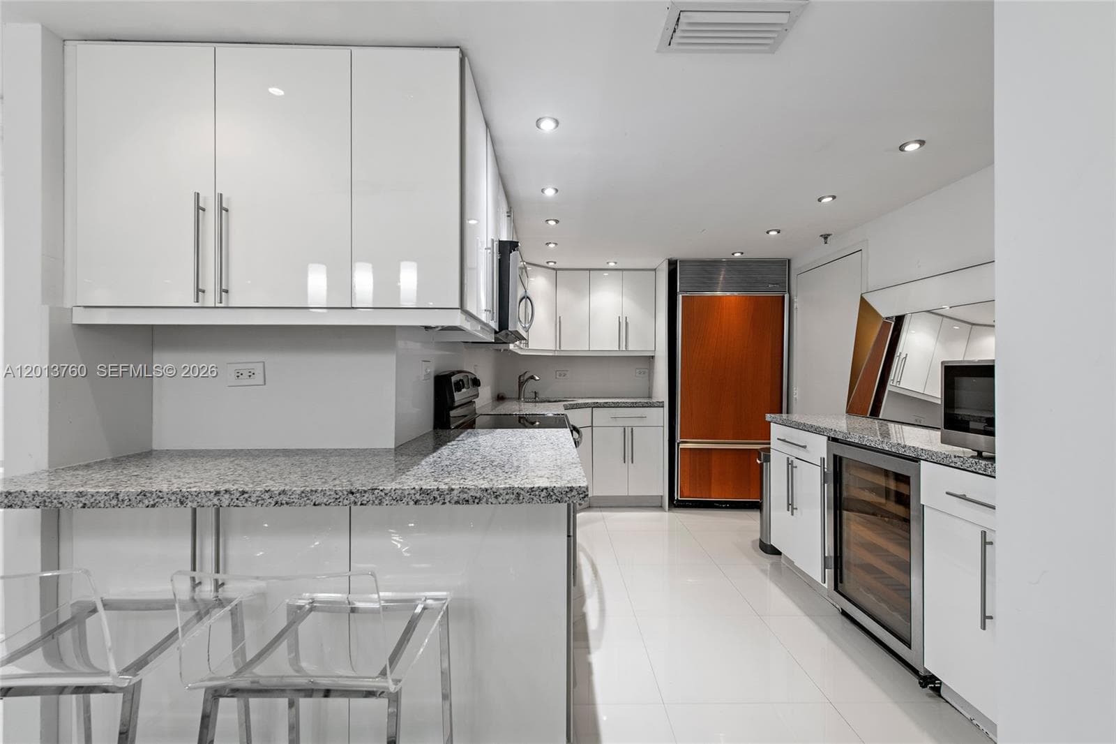 6039 Collins Ave, Miami Beach FL 33140 — 18