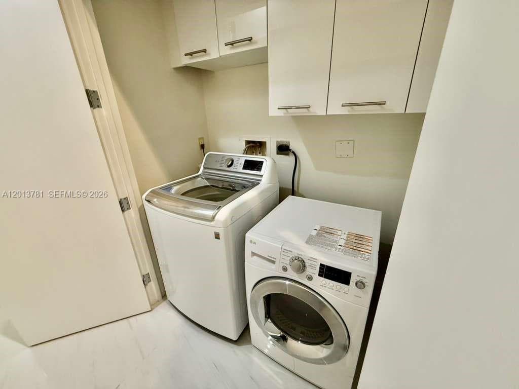 900 Brickell Key Blvd # 2604, Miami FL 33131 — 37