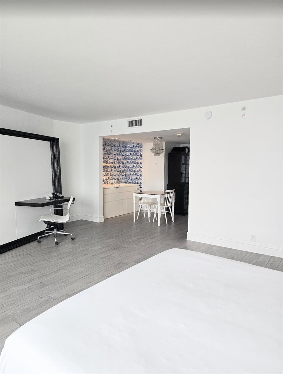 1100 West Avenue # 918, Miami Beach FL 33139 — 4