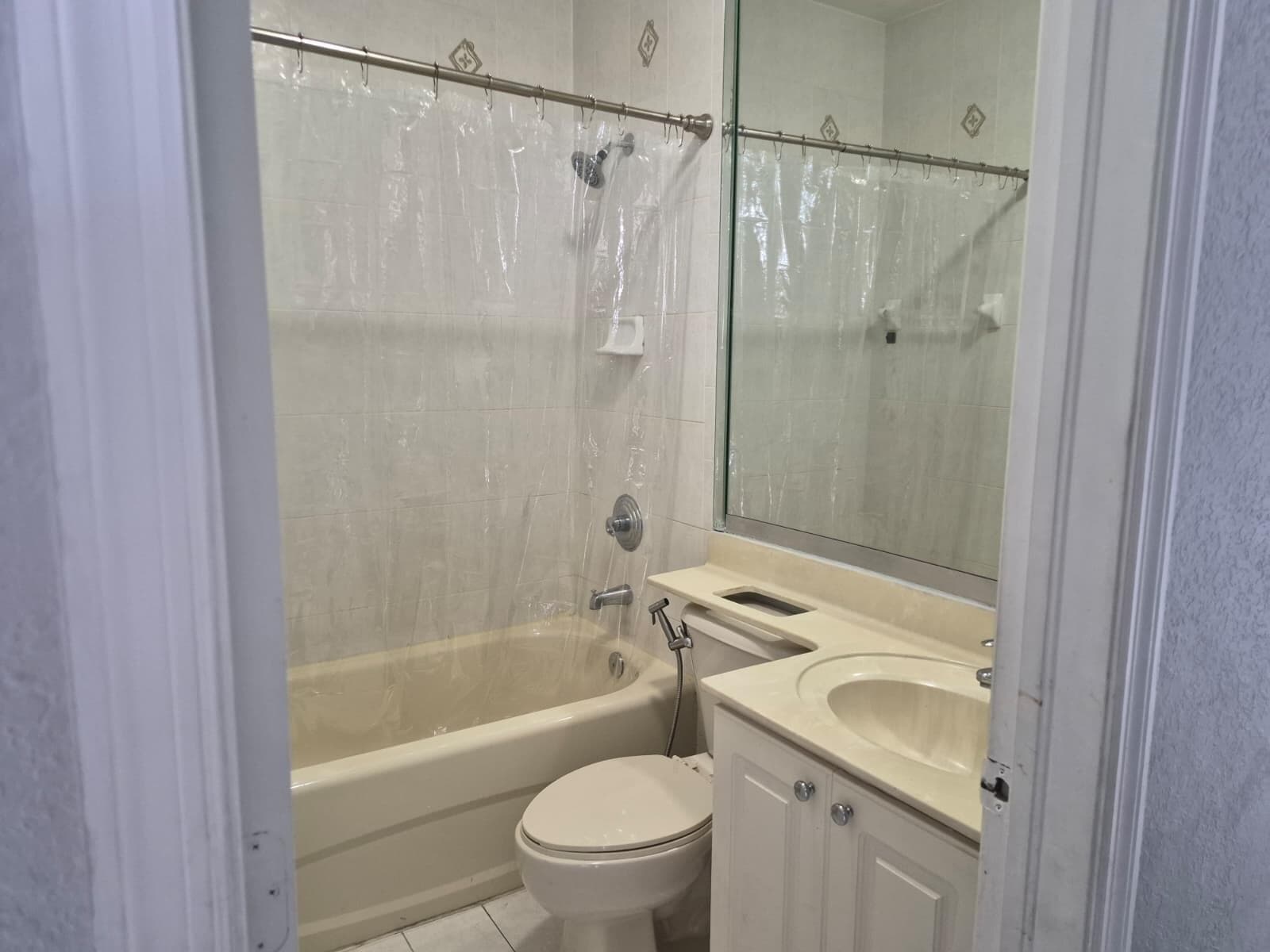 7211 NW 174th Terrace # 203, Hialeah FL 33015 — 9