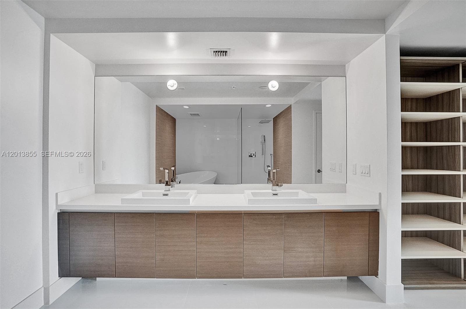 330 Sunny Isles Blvd # 2205, Sunny Isles Beach FL 33160 — 16