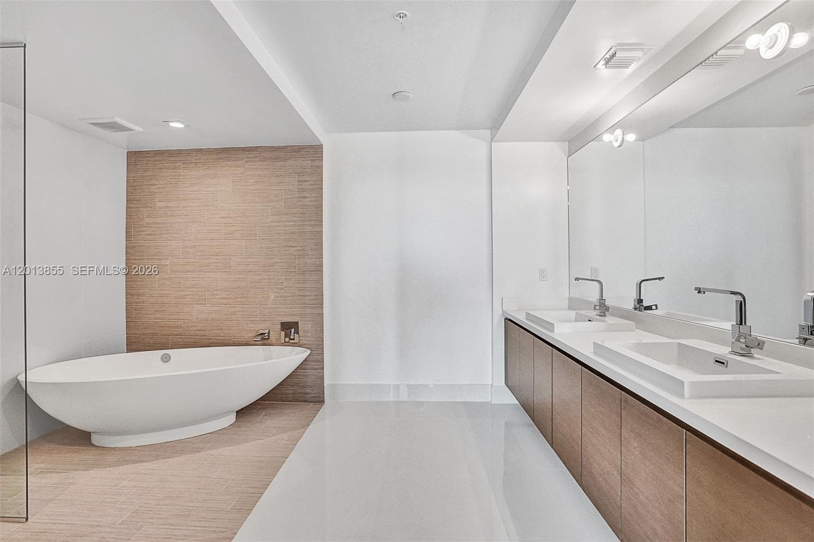 330 Sunny Isles Blvd # 2205, Sunny Isles Beach FL 33160 — 15