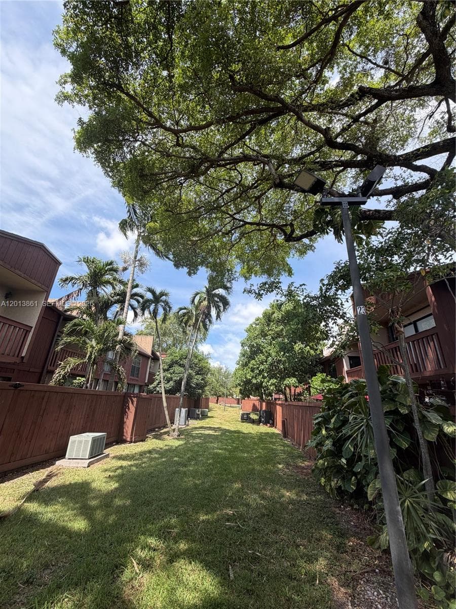 7024 SW 114th Pl # 52, Miami FL 33173 — 33