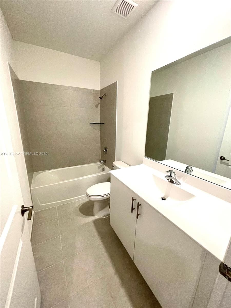 929 NE 211th St, Miami FL 33179 — 16