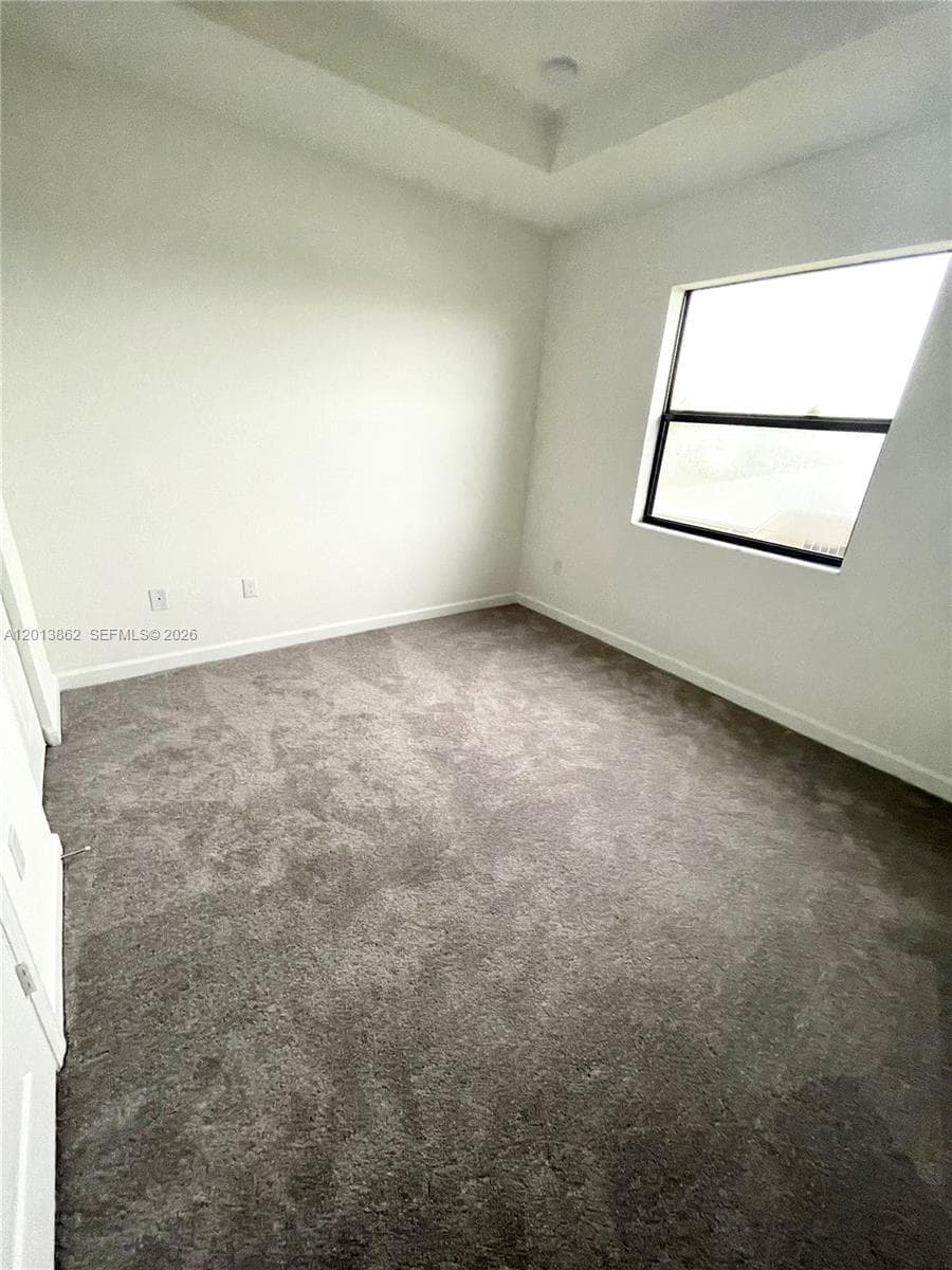 929 NE 211th St, Miami FL 33179 — 12