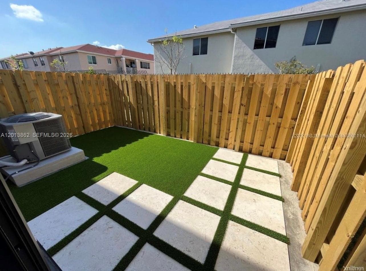 929 NE 211th St, Miami FL 33179 — 3