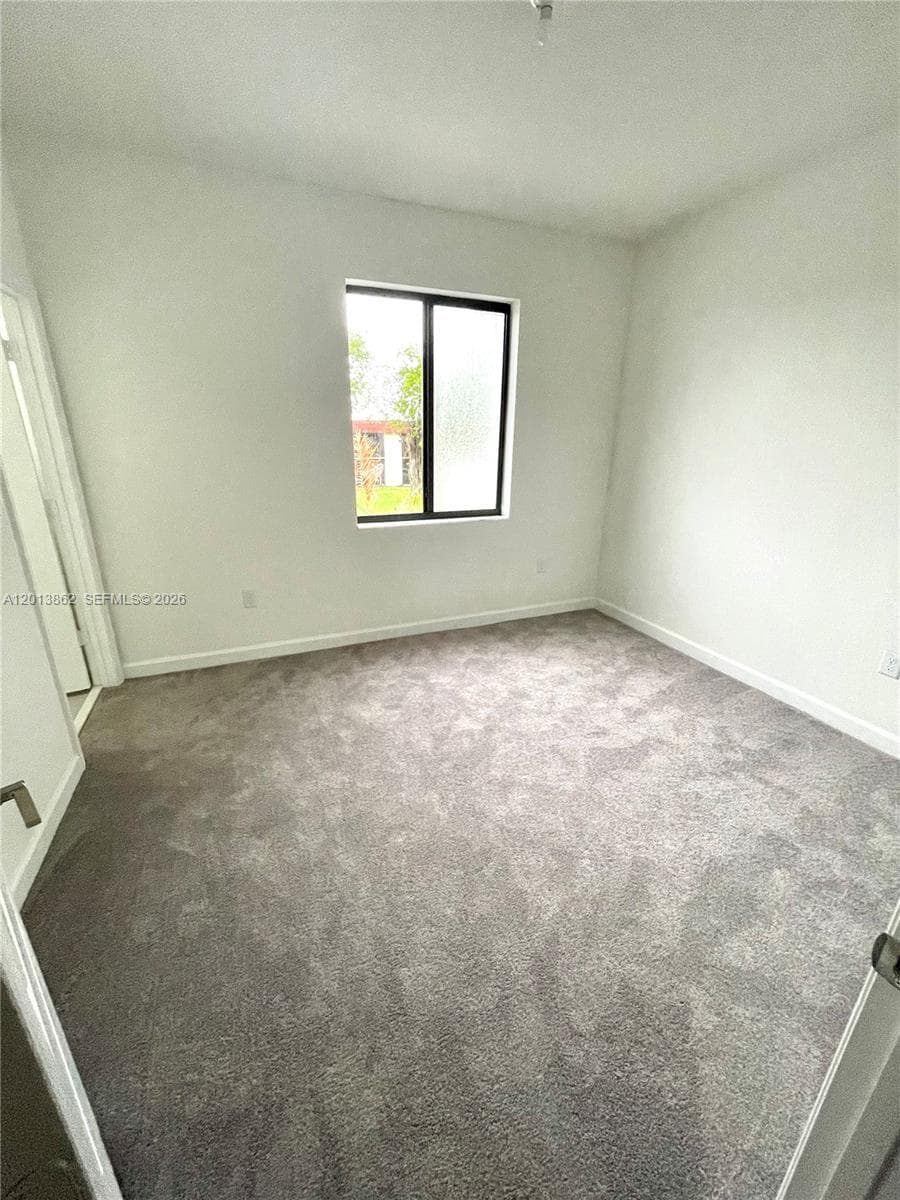 929 NE 211th St, Miami FL 33179 — 11