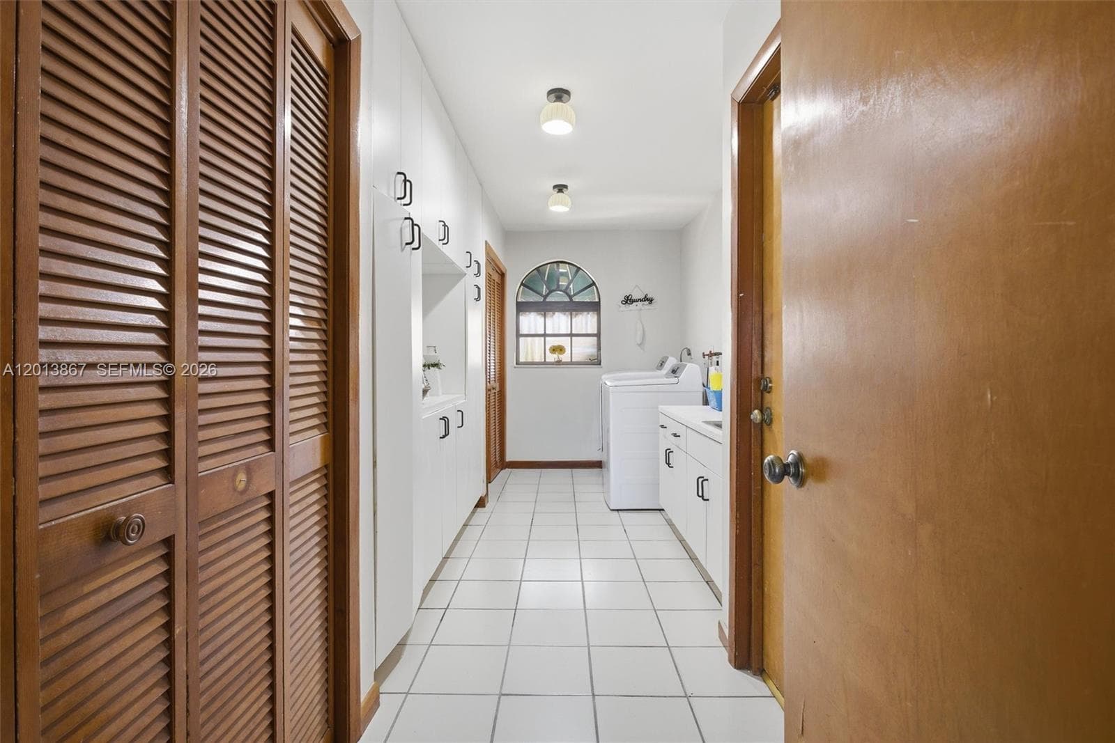 7200 N Oakmont Dr, Hialeah FL 33015 — 20