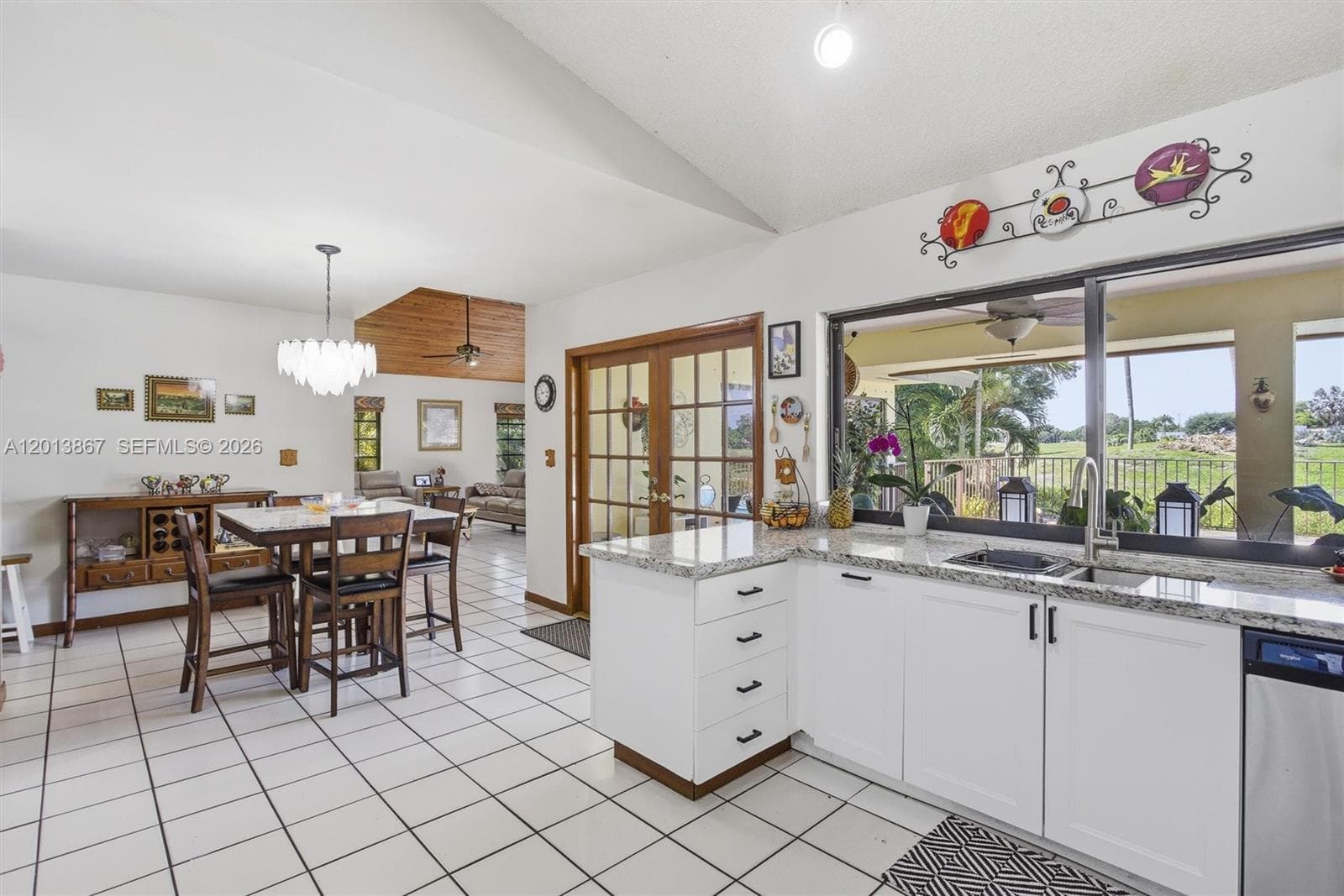 7200 N Oakmont Dr, Hialeah FL 33015 — 15