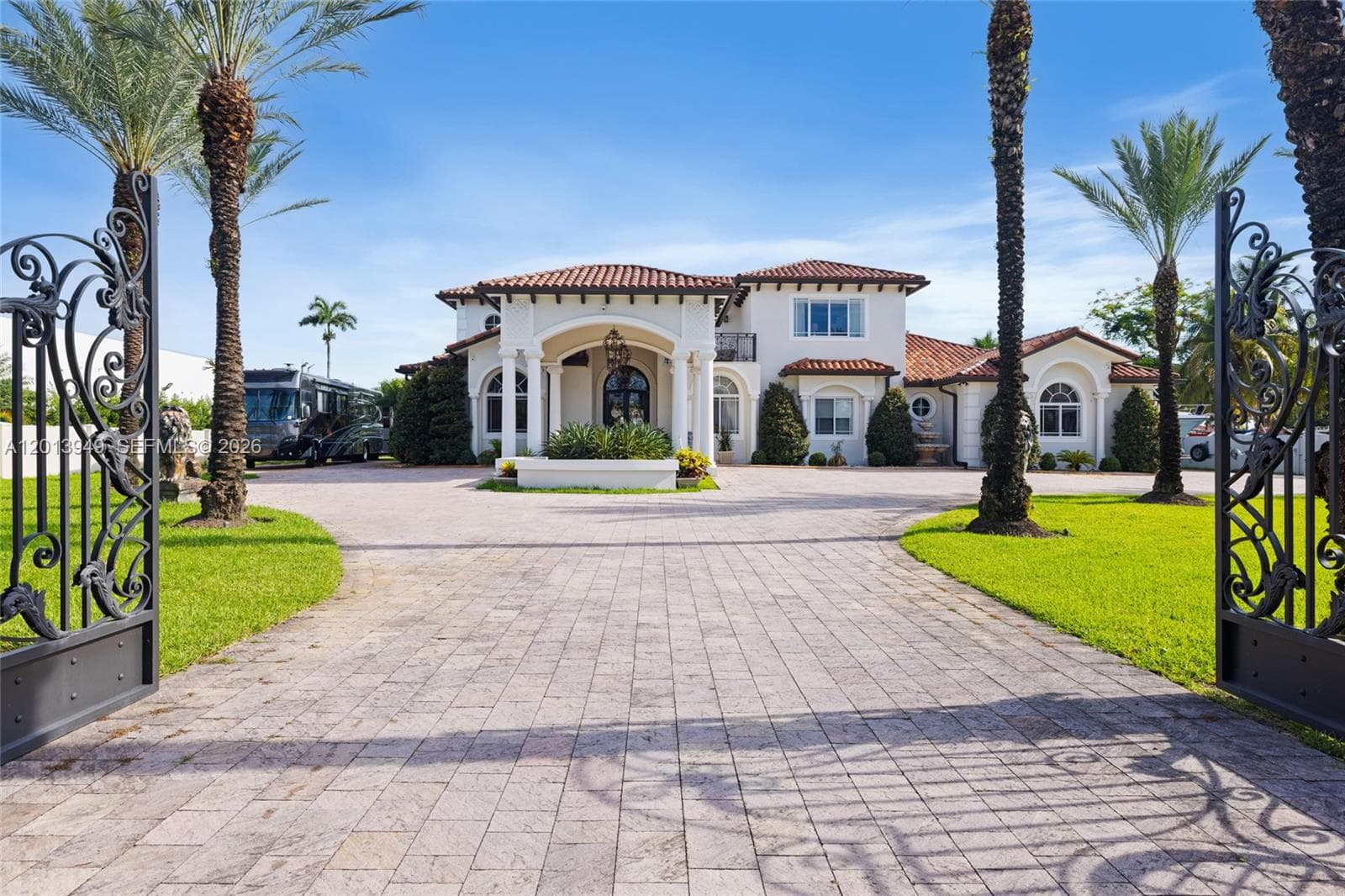 9861 NW 135th St, Hialeah Gardens FL 33018 — 3