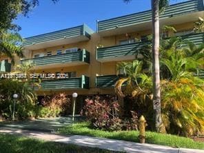 1975 NE 135th St # 2H, North Miami FL 33181 — 1