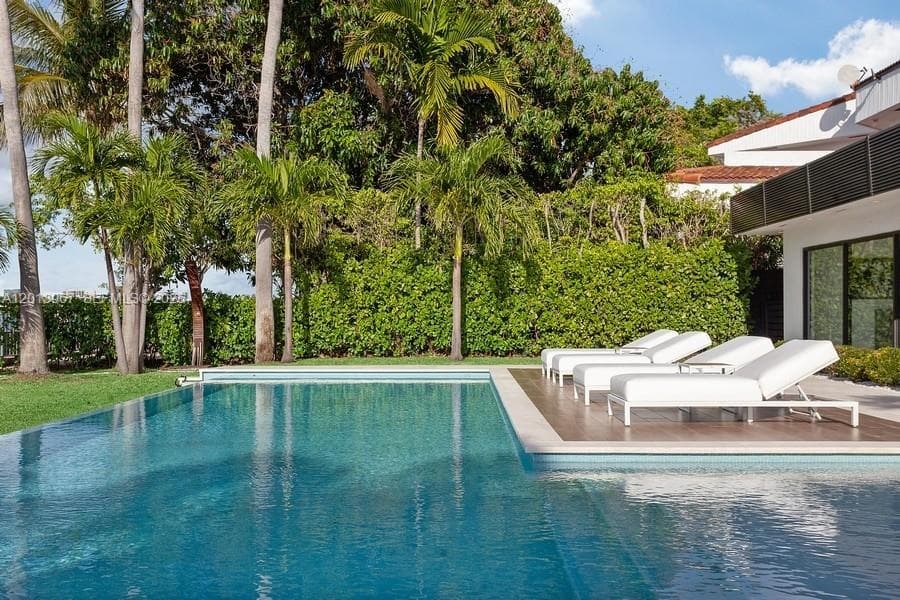 7972 Biscayne Point Cir, Miami Beach FL 33141 — 23