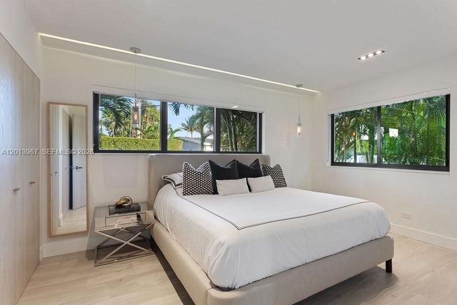 7972 Biscayne Point Cir, Miami Beach FL 33141 — 17