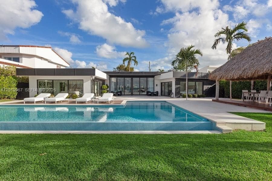 7972 Biscayne Point Cir, Miami Beach FL 33141 — 26