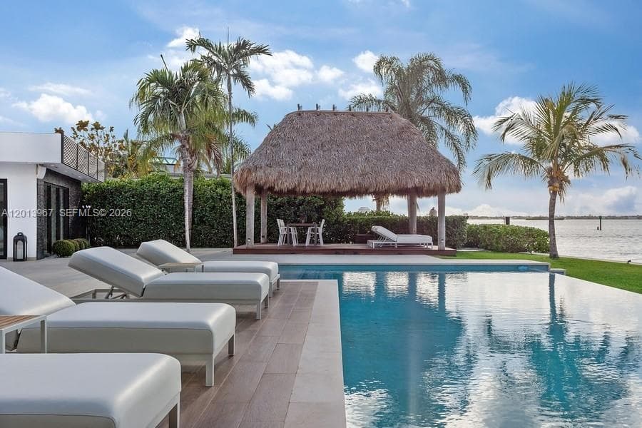 7972 Biscayne Point Cir, Miami Beach FL 33141 — 22