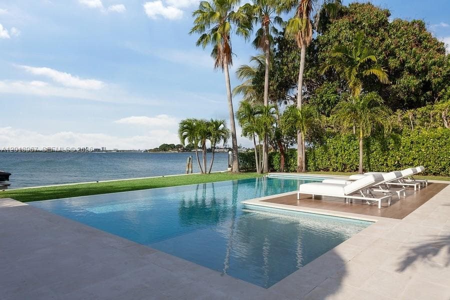 7972 Biscayne Point Cir, Miami Beach FL 33141 — 1