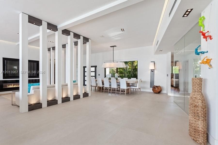 7972 Biscayne Point Cir, Miami Beach FL 33141 — 5
