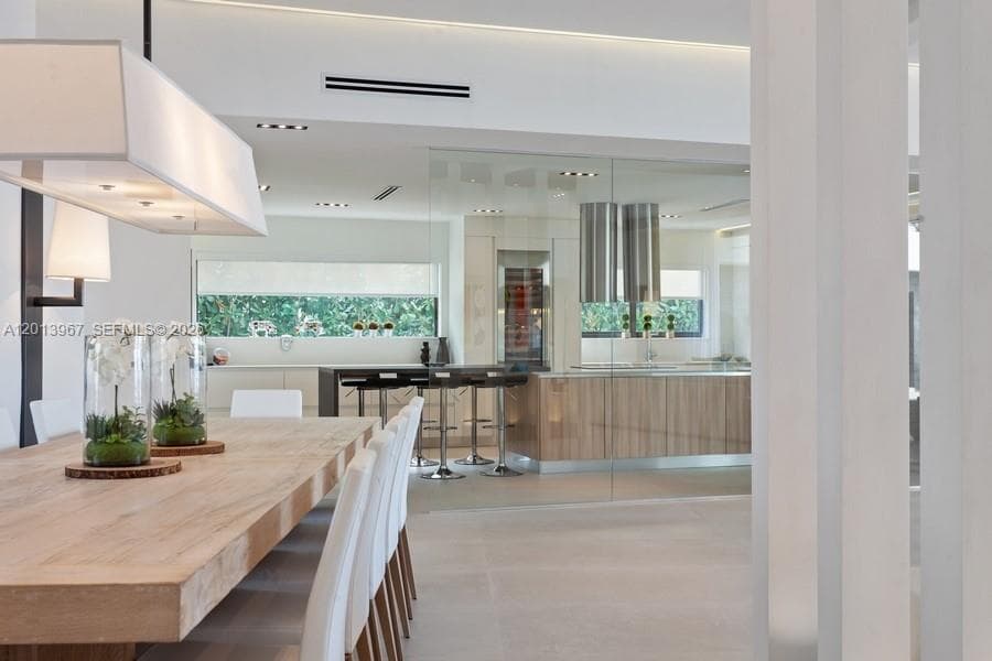 7972 Biscayne Point Cir, Miami Beach FL 33141 — 10