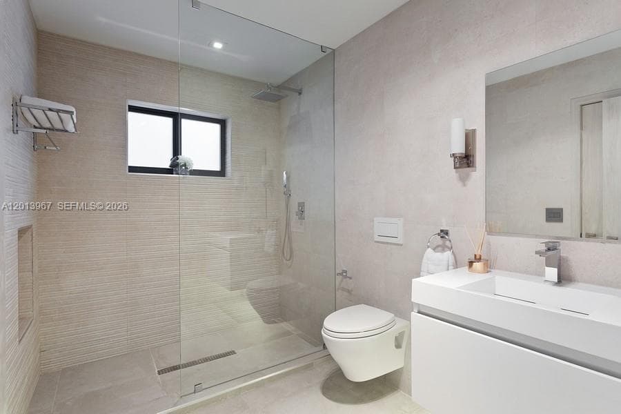 7972 Biscayne Point Cir, Miami Beach FL 33141 — 18