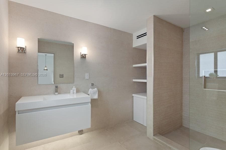 7972 Biscayne Point Cir, Miami Beach FL 33141 — 15
