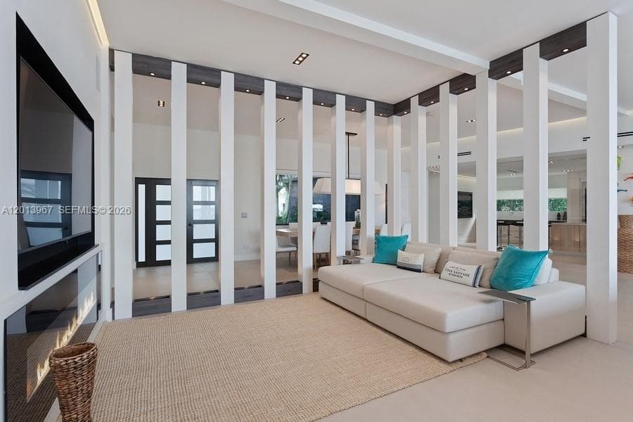 7972 Biscayne Point Cir, Miami Beach FL 33141 — 4