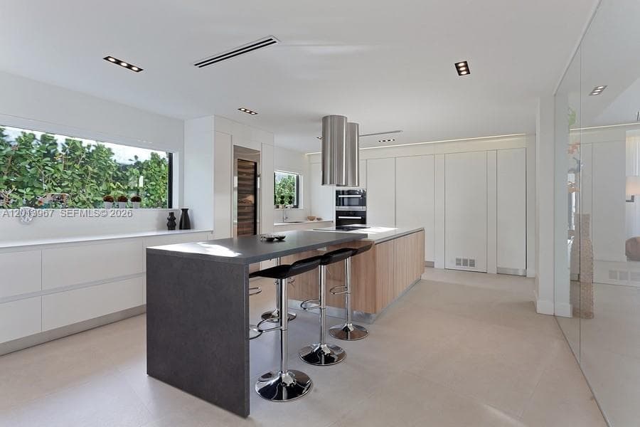 7972 Biscayne Point Cir, Miami Beach FL 33141 — 8