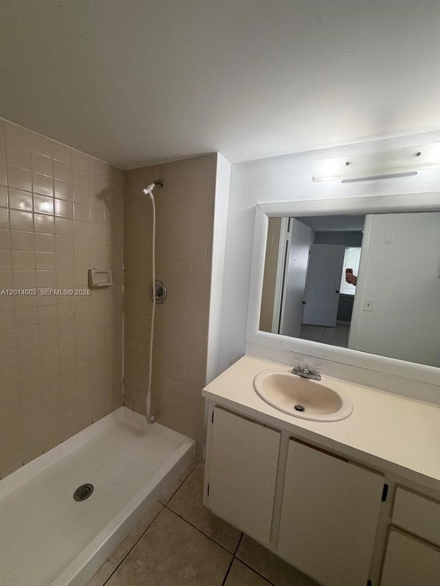 20825 NE 8th Ct # 19, Miami FL 33179 — 2
