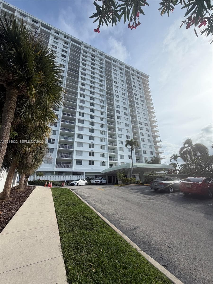 500 Bayview Dr # 1631, Sunny Isles Beach FL 33160 — 1