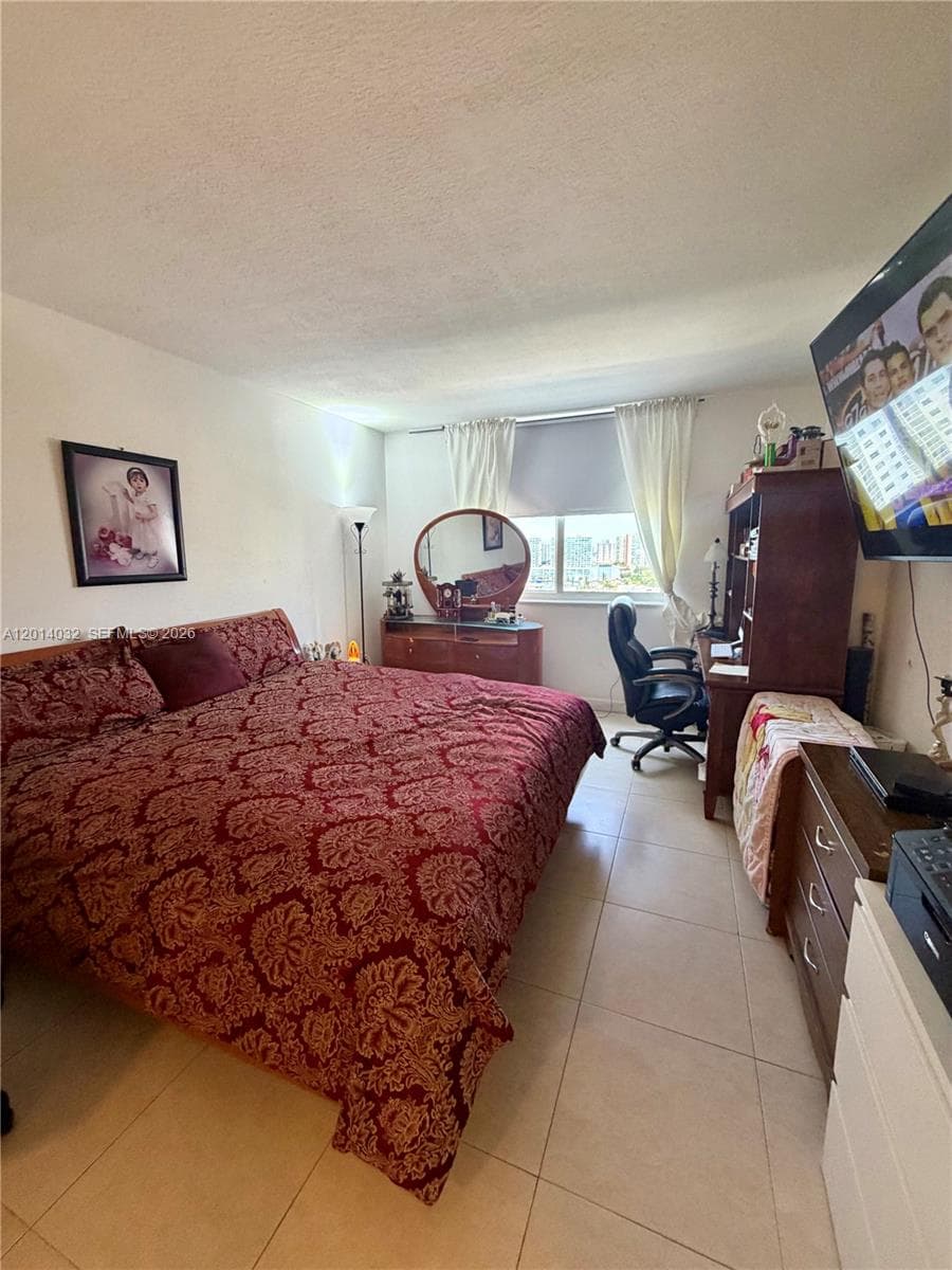 500 Bayview Dr # 1631, Sunny Isles Beach FL 33160 — 24